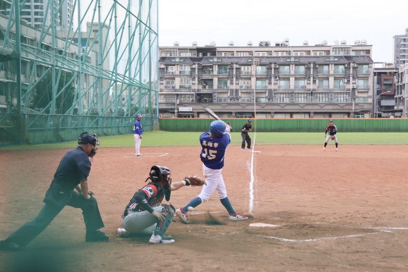 立德盃青棒青少棒齊聚，高雄80隊熱戰登場。（教育局提供）