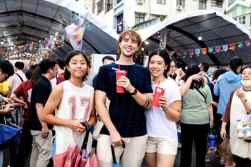 奶茶節活動吸引外國遊客參與