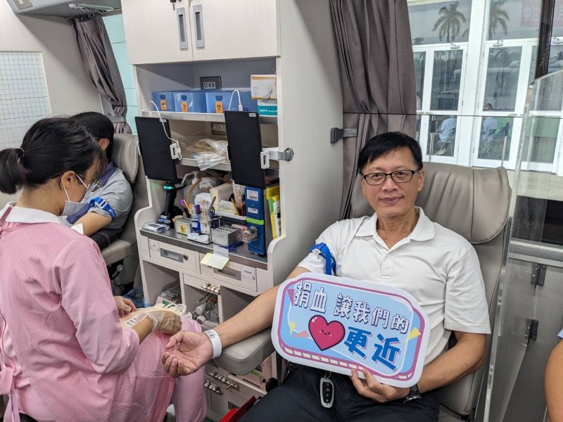 台灣石油工會第一分會陳文崑常務理事愛心不落人後。