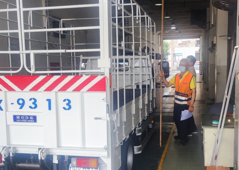 三大連假停驗車，監理所籲車主提早檢驗免受罰。