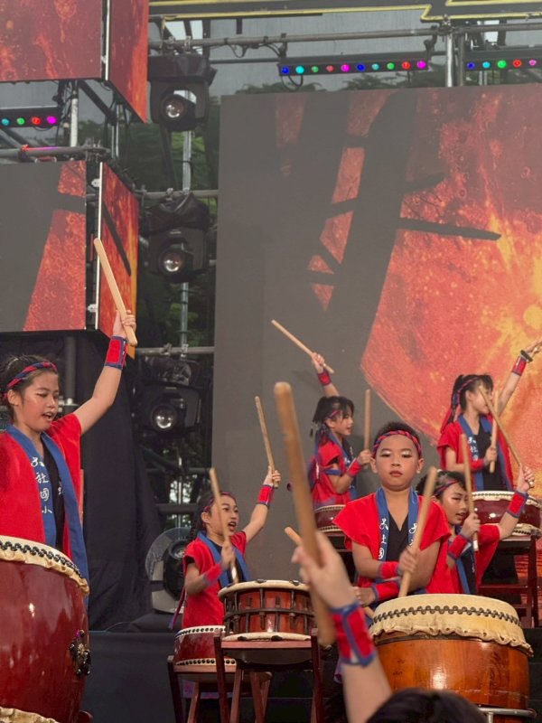 我上電視了！大社國小太鼓隊嗨翻超級夜總會。