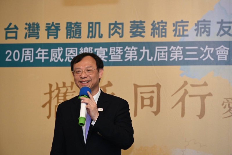 衛福部長石崇良宣布明年起，新生兒納入脊髓肌肉萎縮症檢驗。(記者陳雯萍攝)