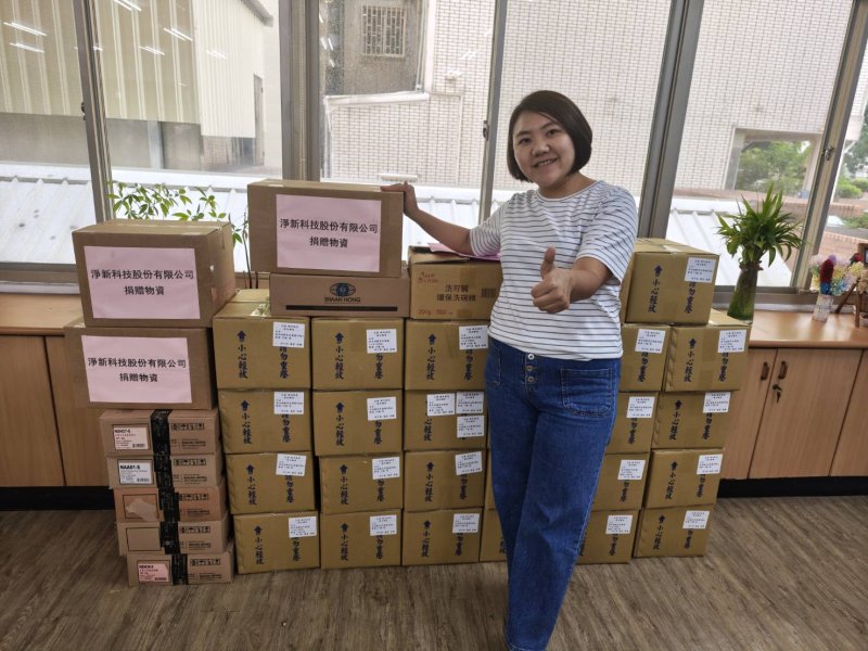 國民黨發起的「送暖花蓮」物資募集行動，自9月25日下午啟動僅22小時，就吸引超過上百位市民熱烈響應，送來大量民生物資，展現高雄人滿滿的愛心。