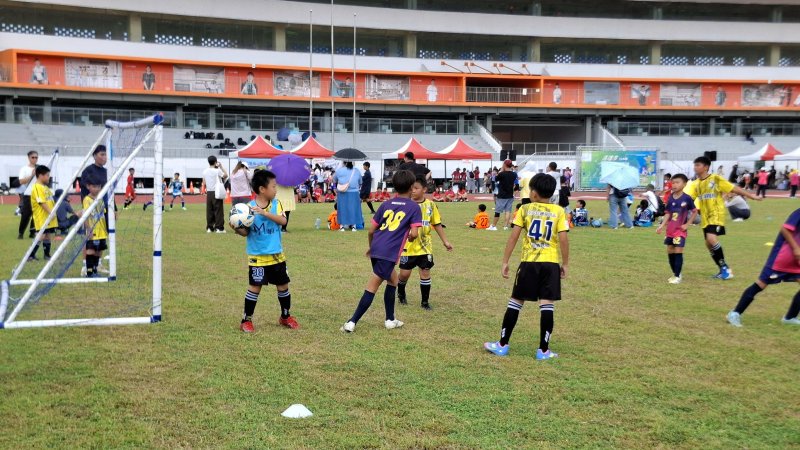 兒童五人制足球戰況激烈。（運發局提供）