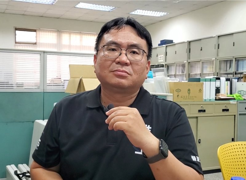 電機科主任林進豐談到近年來，雄工電機科在國際競賽中表現相當優異。(漾新聞記者／陳雯萍攝）