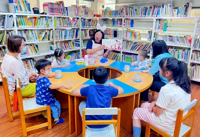高市圖打造海洋藍圖 ，《走閱高雄的海》啟動永續浪潮。（高市圖提供）