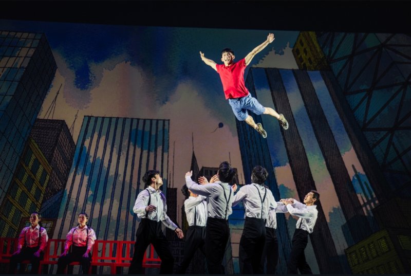 三頂巨型馬戲篷高雄升空，亞洲最大馬戲節震撼登場。（文化局提供）