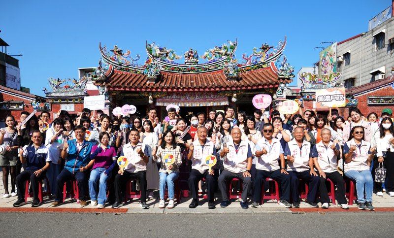 旗山天后宮「月老星君」天賜良緣單身聯誼活動，吸引88位單身男女齊聚旗山展開一場浪漫又趣味的緣分派對。（黃山高攝）