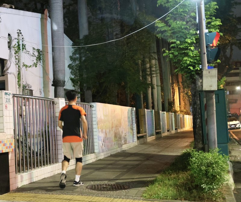 每天晨跑8公里，|從痛風胖校長到「最會跑校長」！鍾志華16年晨跑人生寫下教育界傳奇。