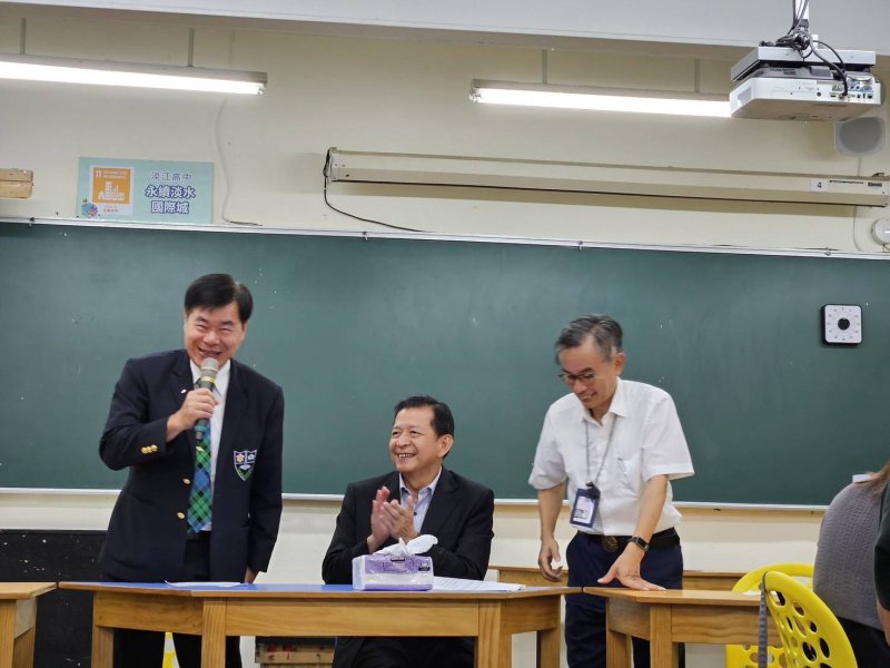 淡江高中周國生校長致詞。