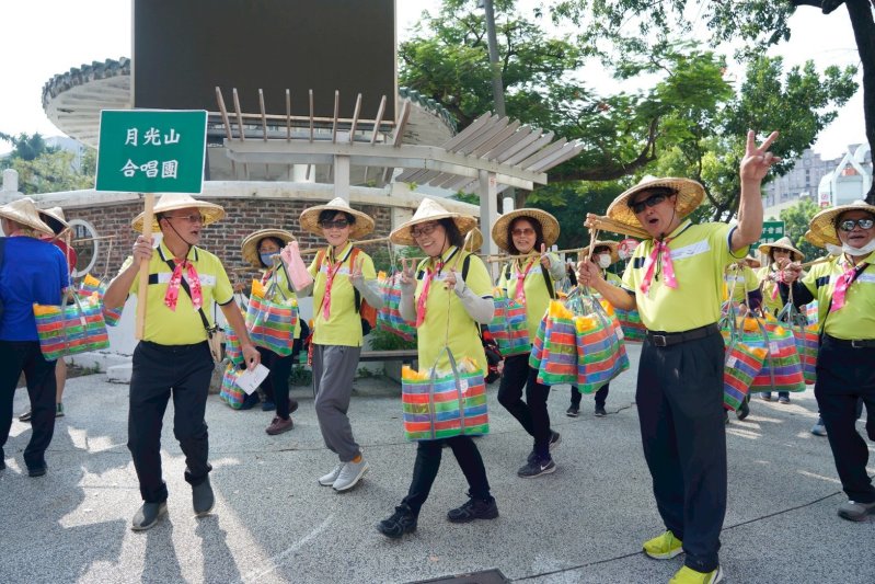 千人挑擔，再現義民魂護糧祈福盛況。（客委會提供）
