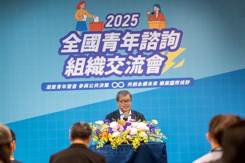 教育部鄭英耀部長表示中央與地方攜手合作，推動更貼近青年需求的政策，讓青年聲音成為政策推動的起點。