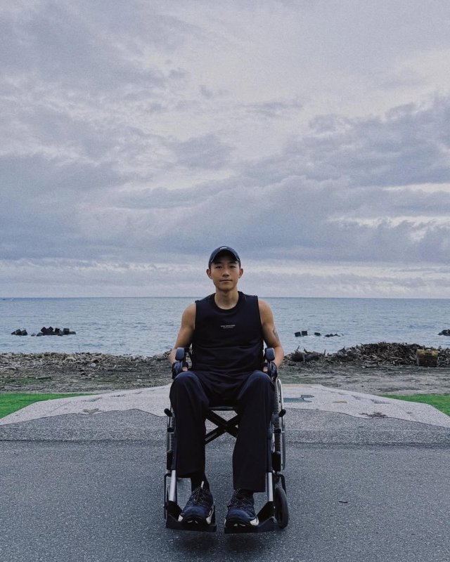 用雙手推動夢想的生命鬥士邱于恆。