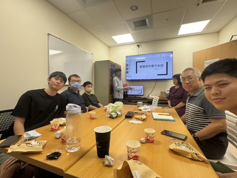 「尿濕通報系統開發」義守大學113年度共好智造跨領域專題計畫。