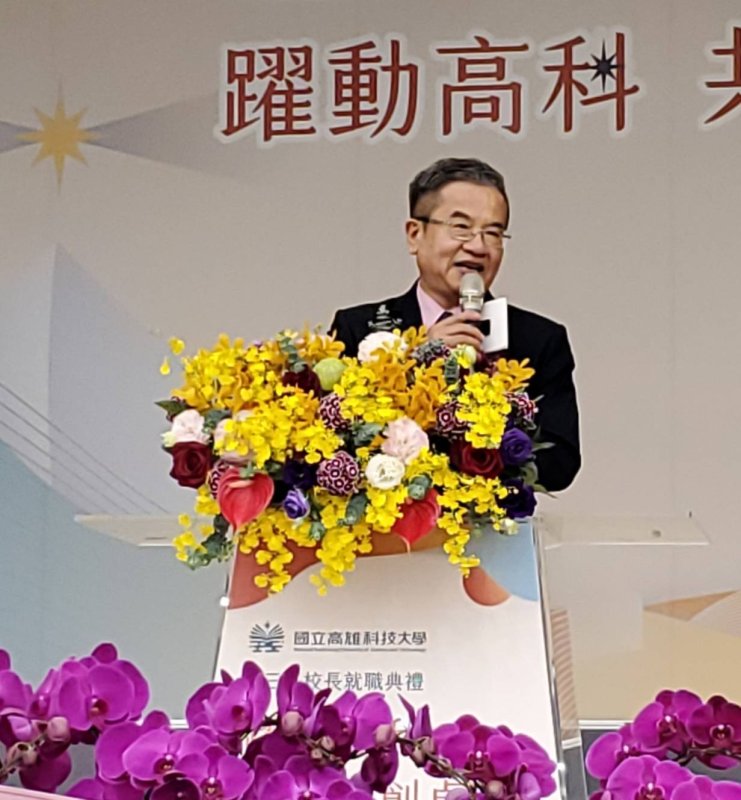 高科大前校長楊慶煜發表卸任感言，強調捨與得的智慧交棒。（漾新聞記者陳雯萍攝）