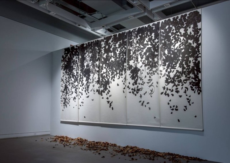 《2026高雄獎》何創時書法篆刻類特別獎由紀冠地以作品〈落葉系列—秋意濃〉獲得。