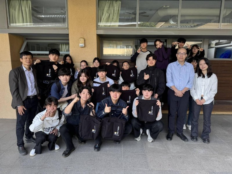 韓國慶熙大學冬季專班訪高雄大學 深度走讀南台灣文化