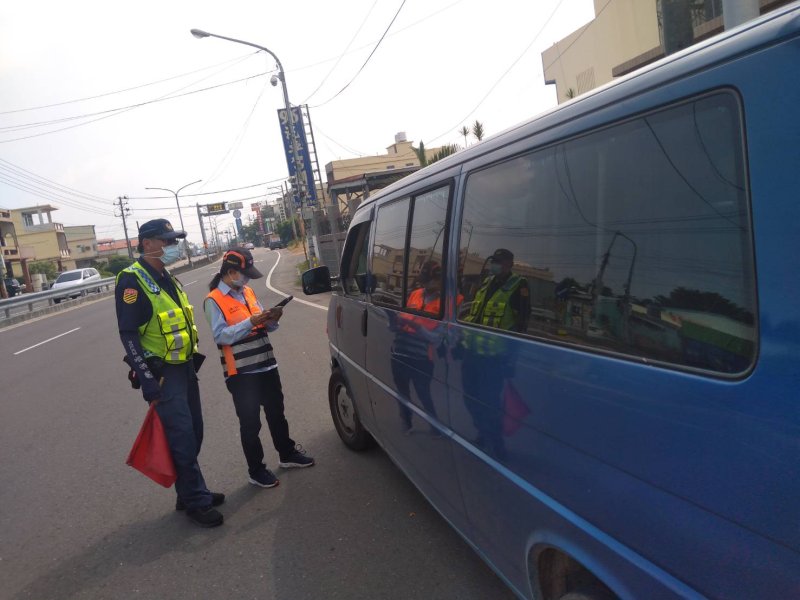 監理所會同轄區警察機關加強攔檢白牌車。