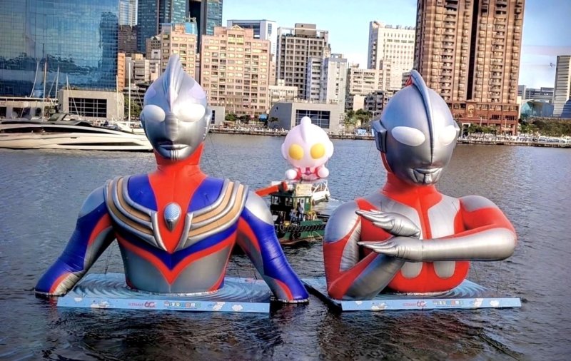 閉幕驚喜彩蛋8米Q版超人力霸王登場合體（高雄流行音樂中心提供）