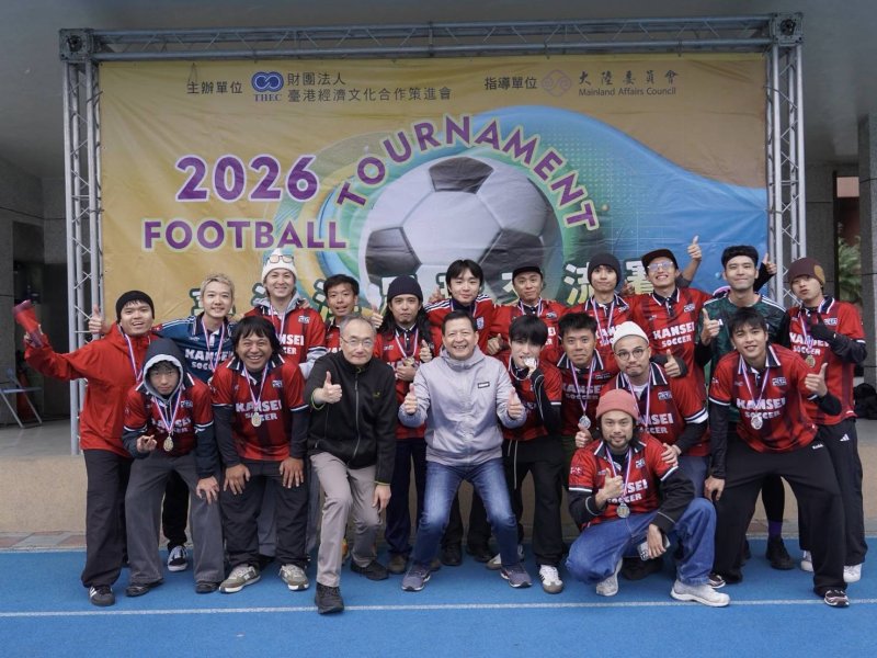 感性足球隊合照。