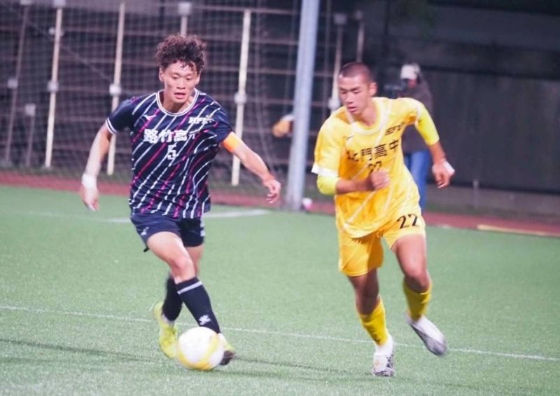 路竹高中足球隊勇奪全國亞軍 拚戰精神震撼全場。