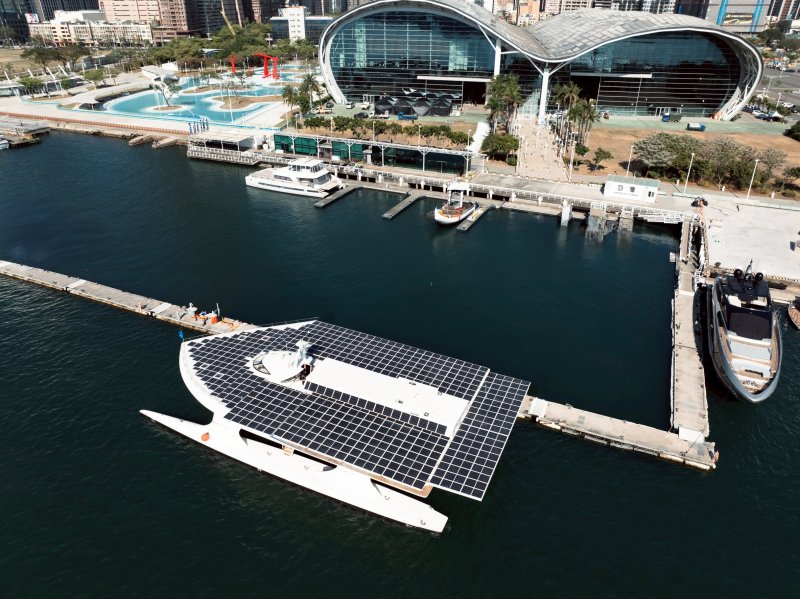 台灣首艘零碳排旗艦 Porrima P111 震撼亮相高雄智慧城市展 首度開放貴賓試航，揭開台灣邁向藍色永續經濟的新篇章。