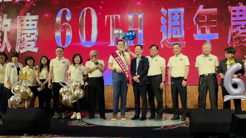 社團法人高雄市企業經理協進會60週年慶典晚會，理事長李建興強調協會目前是南台灣工商社團人數之最。（漾新聞記者陳雯萍攝）