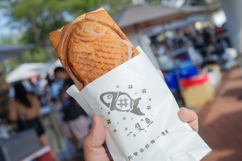 「一隻魚脆皮鯛魚燒專賣店」以皮薄餡多的創新定位打造「吃餡的鯛魚燒」，成功翻轉傳統街頭點心印象。