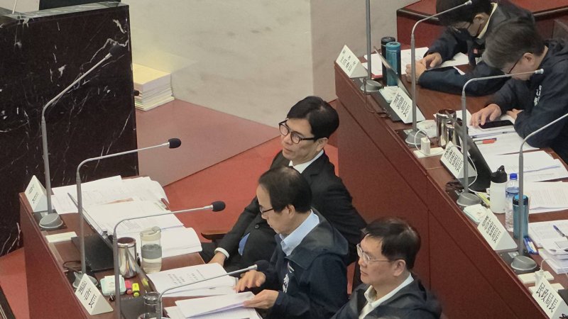 陳議員認為市長心知肚明，因此拒絕讓市長陳其邁答覆。(漾新聞記者陳雯萍攝)