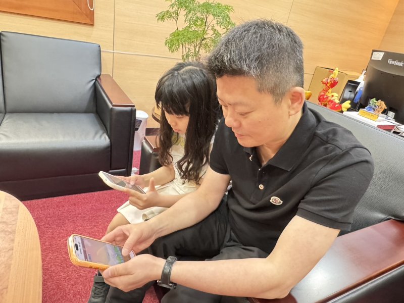 AI遊戲帶路玩高雄 曾俊傑推親子冒險新體驗。