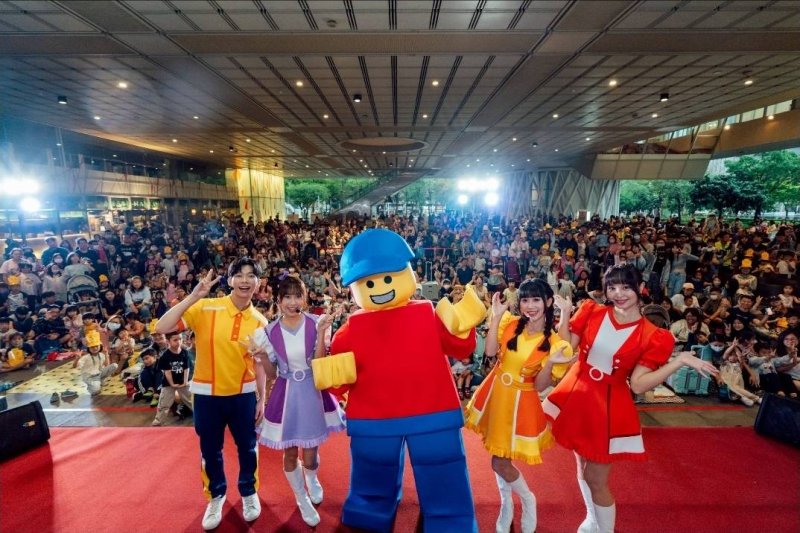高市圖x樂高44兒童節樂派對活動吸引大批人潮湧入高市圖!