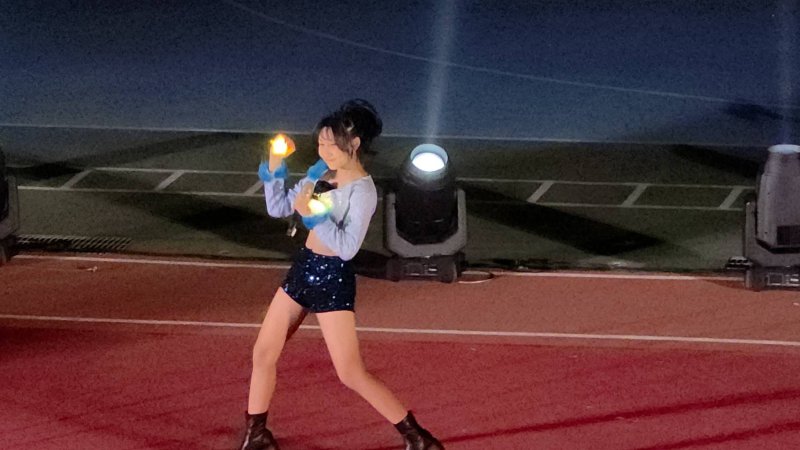 五福國中60週年生日快樂，各類社團學生在「校慶之夜」卯足力進行演出。(漾新聞記者陳雯萍攝)