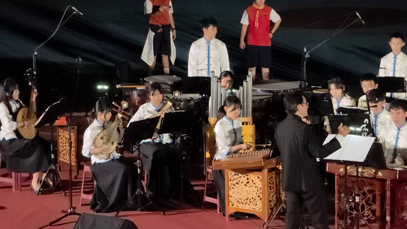 五福國中60週年生日快樂，各類社團學生在「校慶之夜」卯足力進行演出。(漾新聞記者陳雯萍攝)