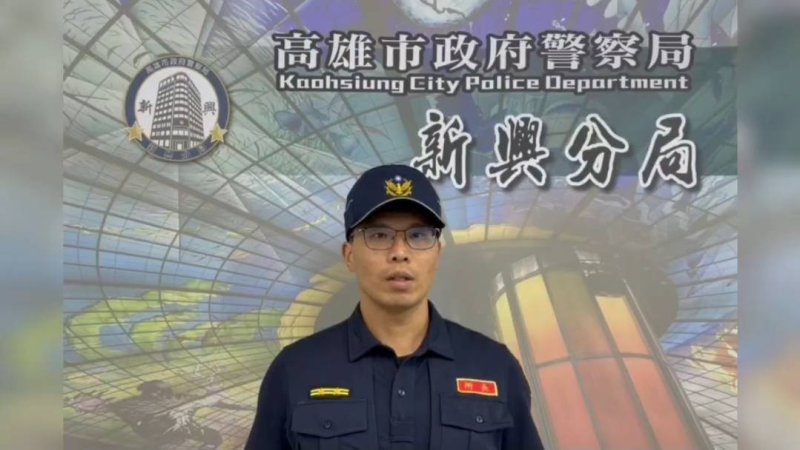 新興分局自強所所長馬百駿自錄查獲通緝犯說明。