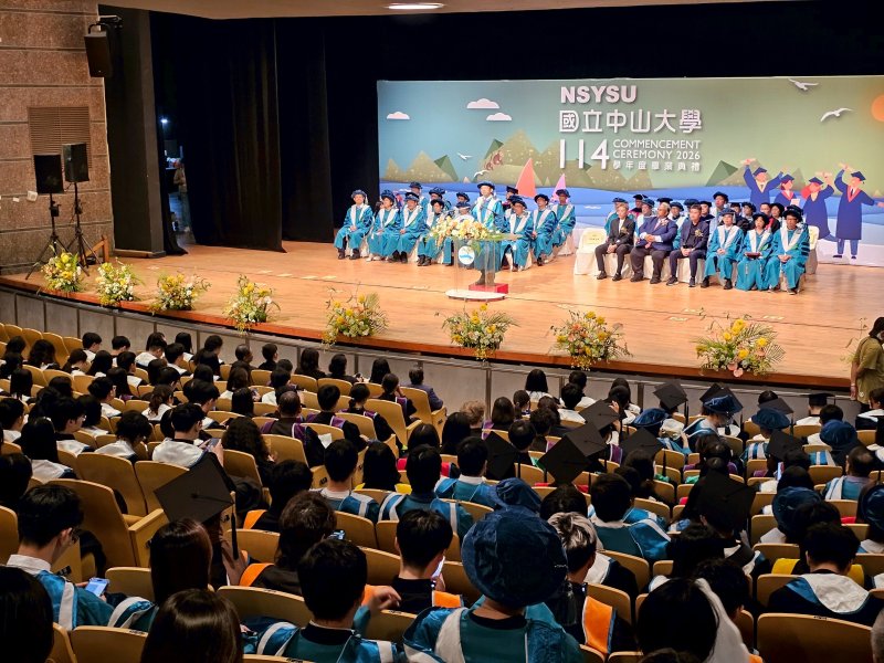 國立中山大學校長李志鵬強調,未來的挑戰不再是人與機器的競爭,而是如何學會與AI共處,培養「與科技共創」的能力。 國立中山大學校長李志鵬強調,未來的挑戰不再是人與機器的競爭,而是如何學會與AI共處,培養「與科技共創」的能力。