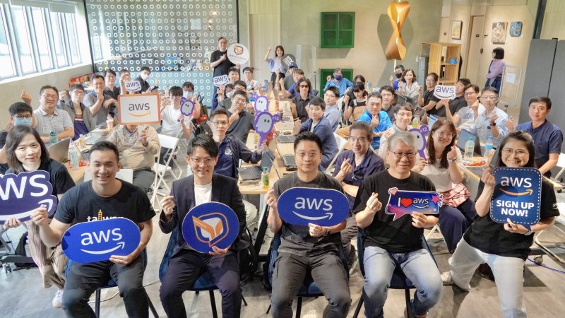 漾新聞|AWS南台首辦生成式AI工作坊 高雄青年搶先體驗