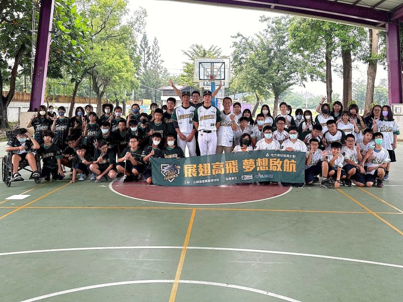 漾新聞|職棒雄鷹飛進溪埔國中 校園熱血棒球魂全開