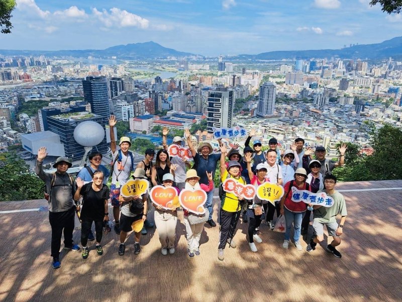 漾新聞|健行淨山遇知音 策進會邀港澳朋友共融臺灣生活