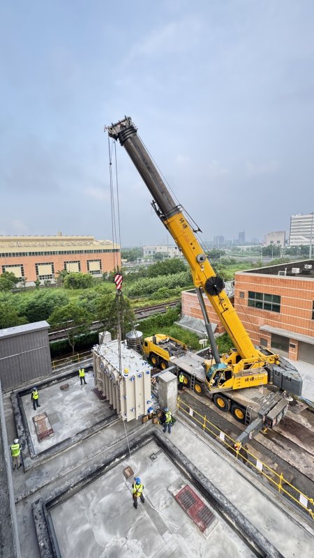 漾新聞|岡山路竹捷運重大突破！能源調度中心設備進場