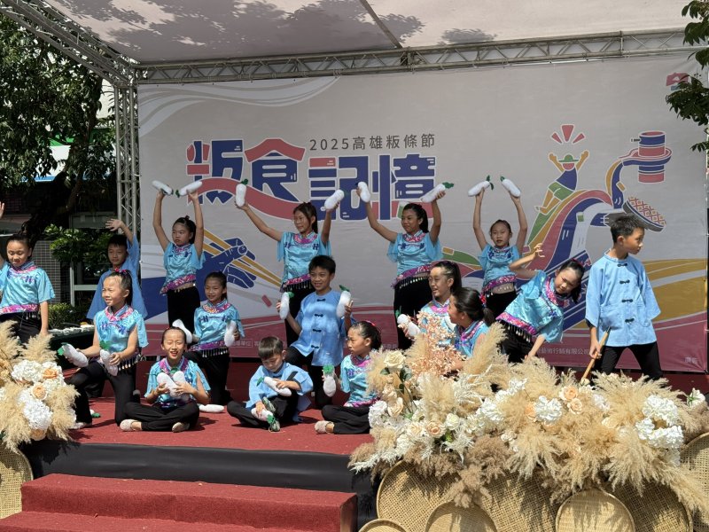 漾新聞|美濃國小歌謠隊驚艷粄條節　用律動唱出客庄「粄食記憶」