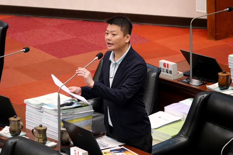 漾新聞｜曾俊傑建議打造酒吧一條街　推夜經濟拚觀光　籲加速黃線捷運工程