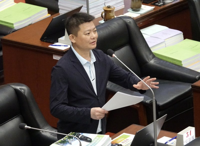 漾新聞｜曾俊傑憂「毒」進校園　少年涉毒增近六成籲警局防患未然