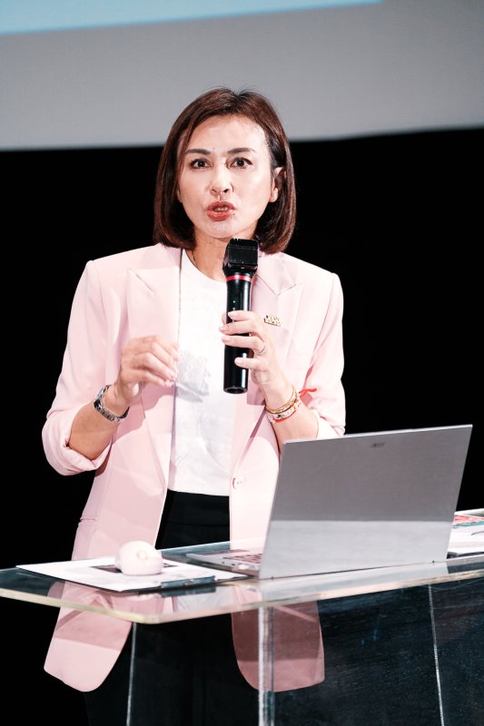 漾新聞｜等紅燈不用被太陽烤！邱議瑩提智慧遮陽路口 打造行人友善城市