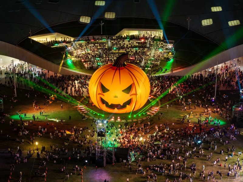 漾新聞|22公尺巨型南瓜閃耀高雄！360度光影秀今夜亮相衛武營