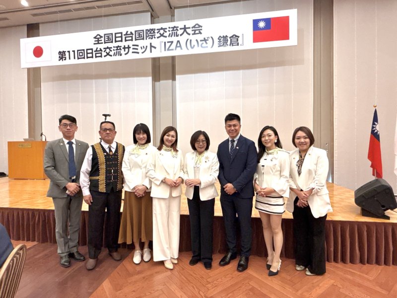 漾新聞|白西裝亮相日本！康裕成率議員展台日盟情 引全場焦點