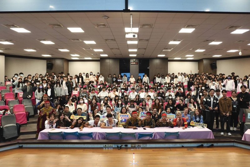 漾新聞|三民家商雙語國際周啟動　跨國師生共創和平盛宴