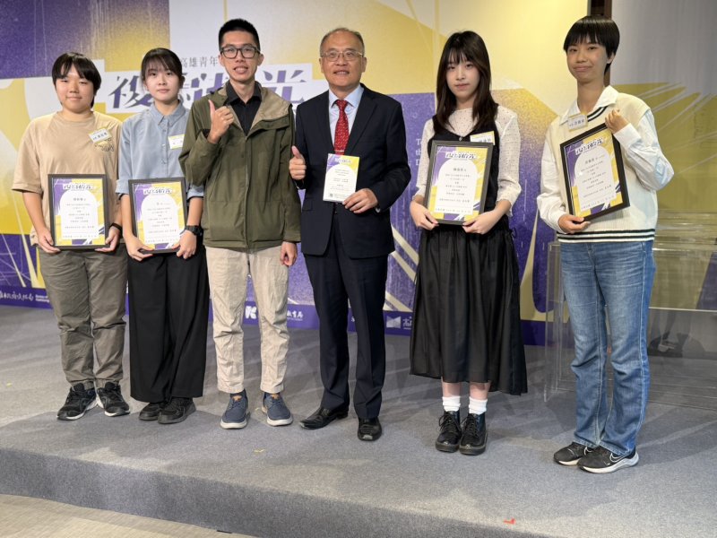 漾新聞｜高雄女中勇奪雙首獎　青年文學獎場內場外都寫滿青春亮度