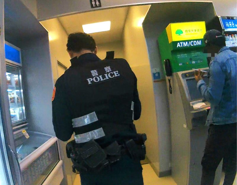 漾新聞|美濃警助跨國戀情男子奔向愛情