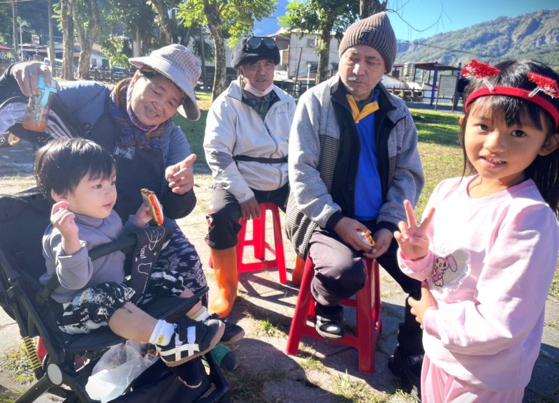 漾新聞|伊甸甲仙早療據點聖誕踩街