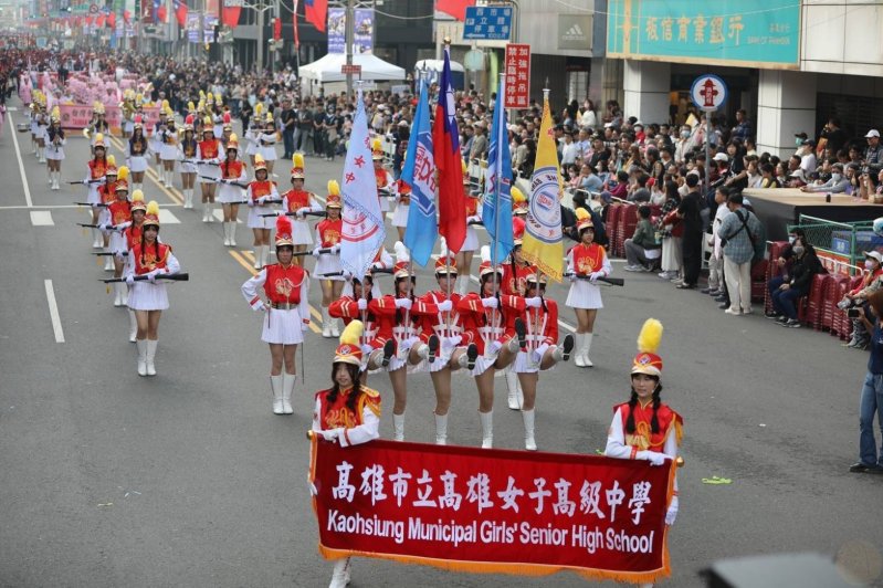 漾新聞｜南北名校會師　雄女北一女管樂踩街震撼嘉義